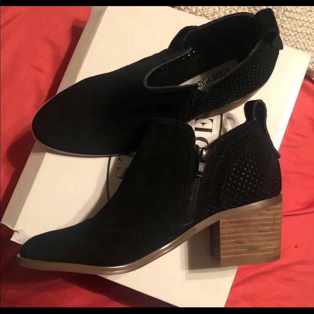 Steve Madden suede booties